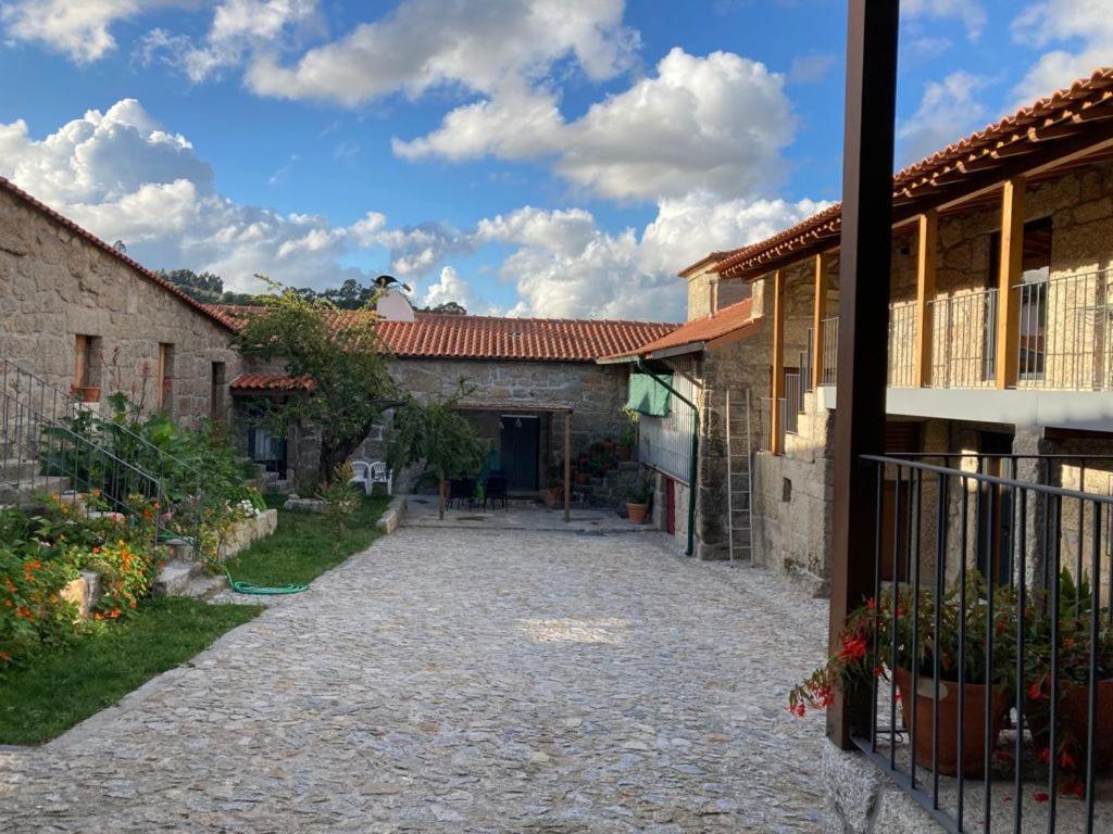 Quinta Do Pinheiro Villa Guimarães Exterior photo